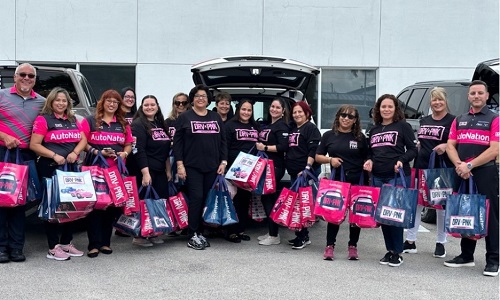 AutoNation Wraps Up Year of Giving With Holiday Season Donations to Cancer Organizations