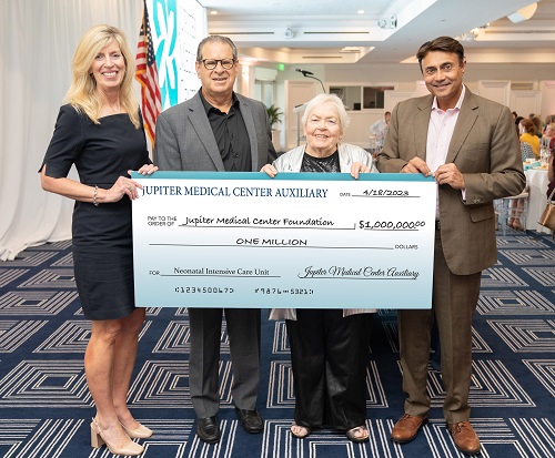 Jupiter Medical Center Auxiliary Gives Gift to Create Family Waiting Area