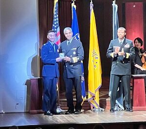 Major Kevin Cho Tipton Receives U.S. Surgeon General’s Medallion Award