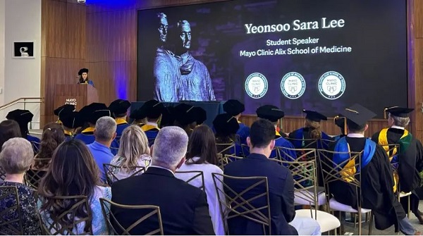 The future is now: Mayo Clinic College of Medicine & Science students graduate in Florida