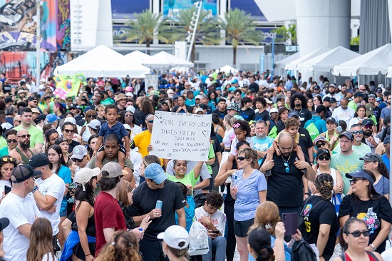 NAMI MIAMI-DADE COUNTY (NATIONAL ALLIANCE ON MENTAL ILLNESS) FIFTH ANNUAL WALK FOR MENTAL HEALTH AWARENESS DRAWS CLOSE TO 3,000 PEOPLE