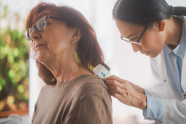 Beta-HPV can directly cause skin cancer in immunocompromised people