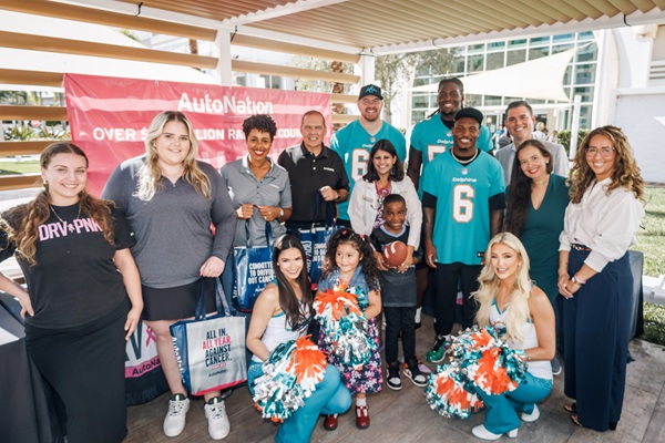AutoNation and Dolphins Cancer Challenge Deliver Holiday Joy at Sylvester Comprehensive Cancer Center