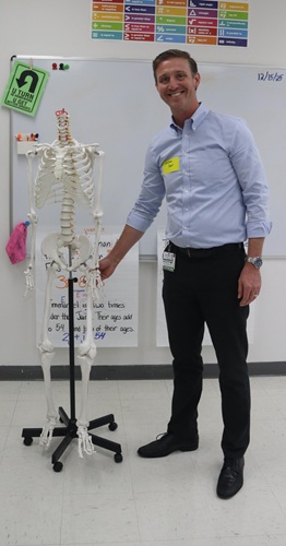 Palm Beach Orthopaedic Institute’s Dr. Jonathan Shaw Addresses Oxbridge Academy Pre-Med Society Club on Careers in Orthopedics and Sports Medicine