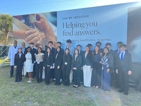 Broward Health Medical Center Hosts Lung Cancer Awareness Event with Interactive Robotic Experience
