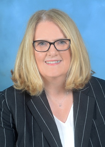 Leadership Profiles – Holy Cross Medical Group – Teresa Deasy, RN, BSN, MS