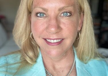 Leadership Profiles – Memorial Regional Hospital South – Jennifer Lanthorn